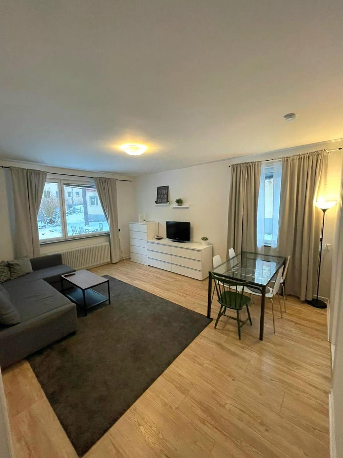 Apartament Flatin Erbjuder Laegenheter I Soedra Sztokholm Zewnętrze zdjęcie